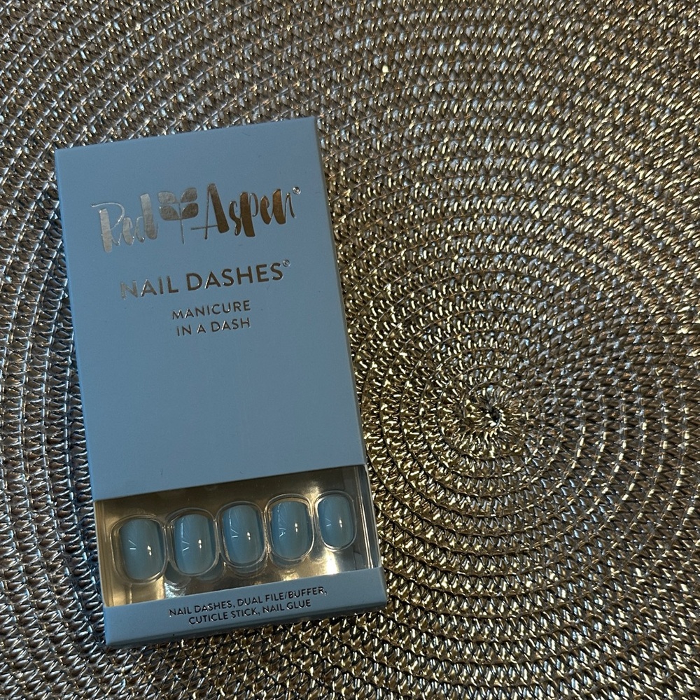 Red Aspen Blue Nail Dashes